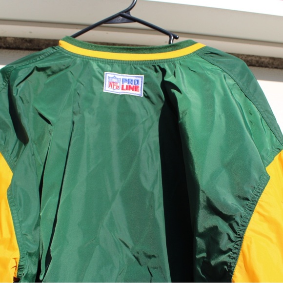 Green Bay Packer NFL Pro Line Windbreaker - Picture 8 of 11
